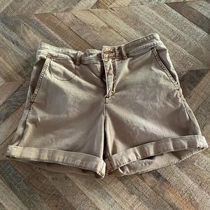 Chino by Anthropologie shorts. Size 28. Stretch. Can be rolled up or down.